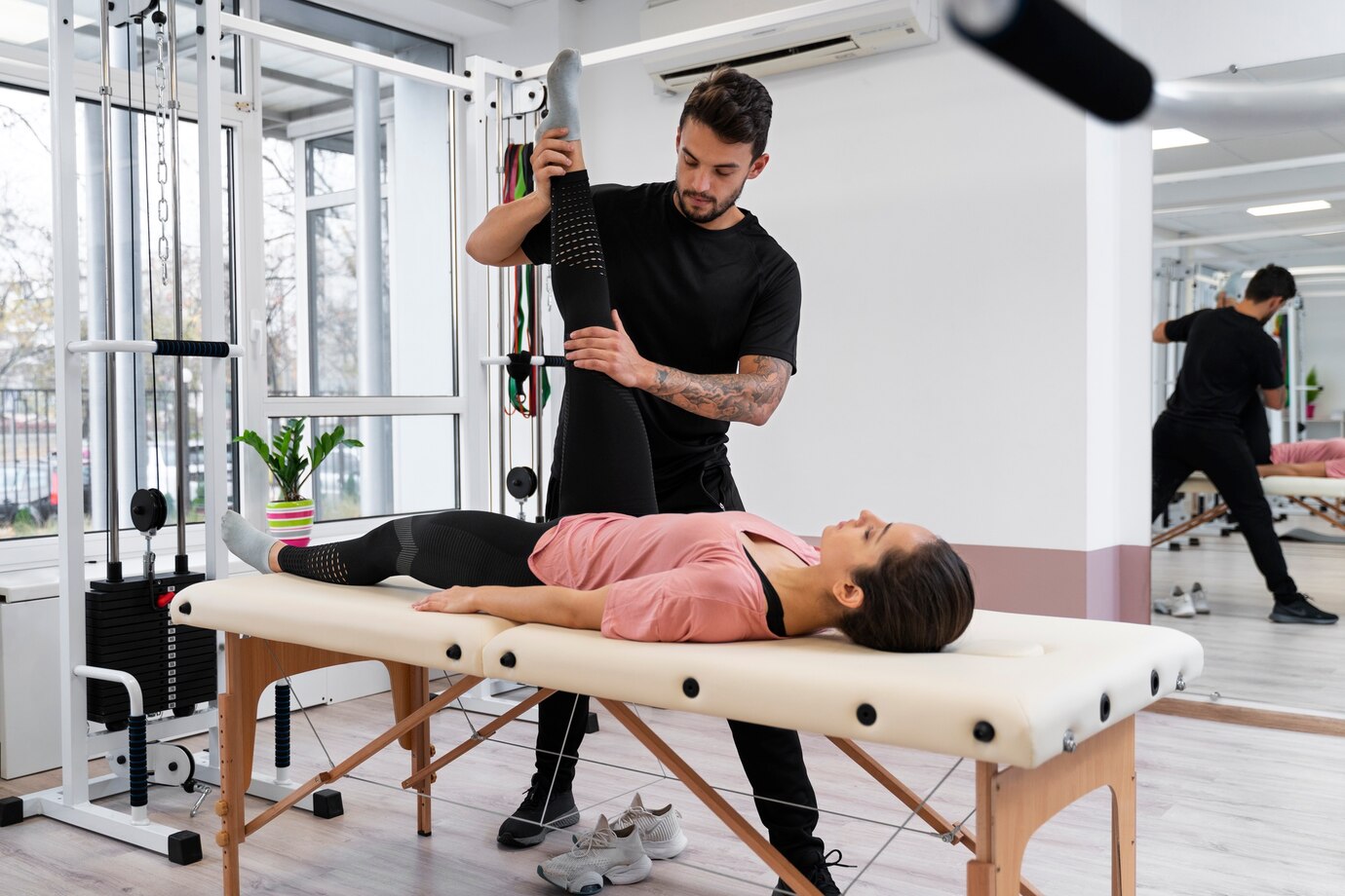 full-shot-man-helping-patient-with-recovery_23-2149178044