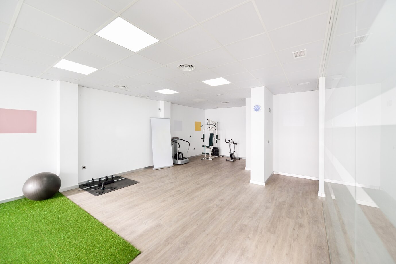 physiotherapy-clinic-with-equipment-rehabilitation_1139-1200