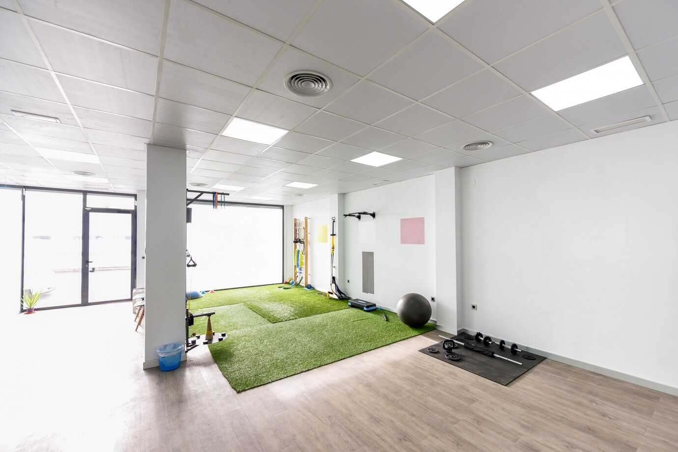 physiotherapy-clinic-with-equipment-rehabilitation_1139-1201